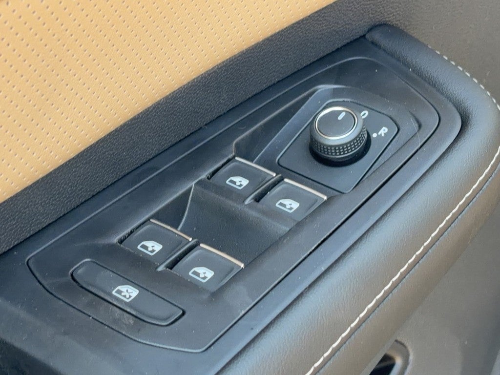 2026 Volkswagen Atlas Cross Sport 2.0T SE w/Technology 4MOTION