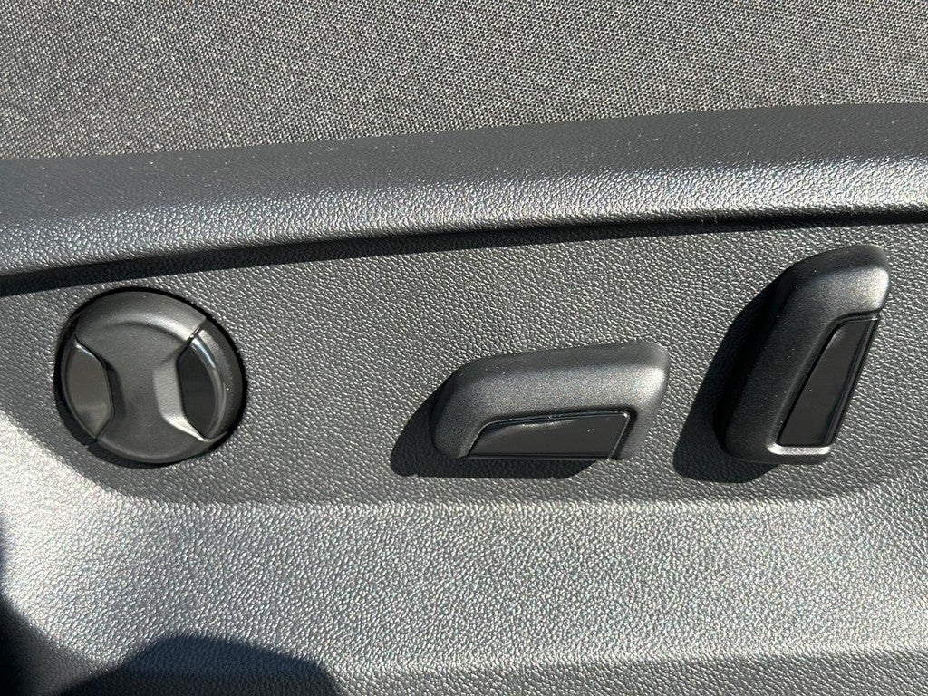 2026 Volkswagen Atlas Cross Sport 2.0T SE w/Technology 4MOTION