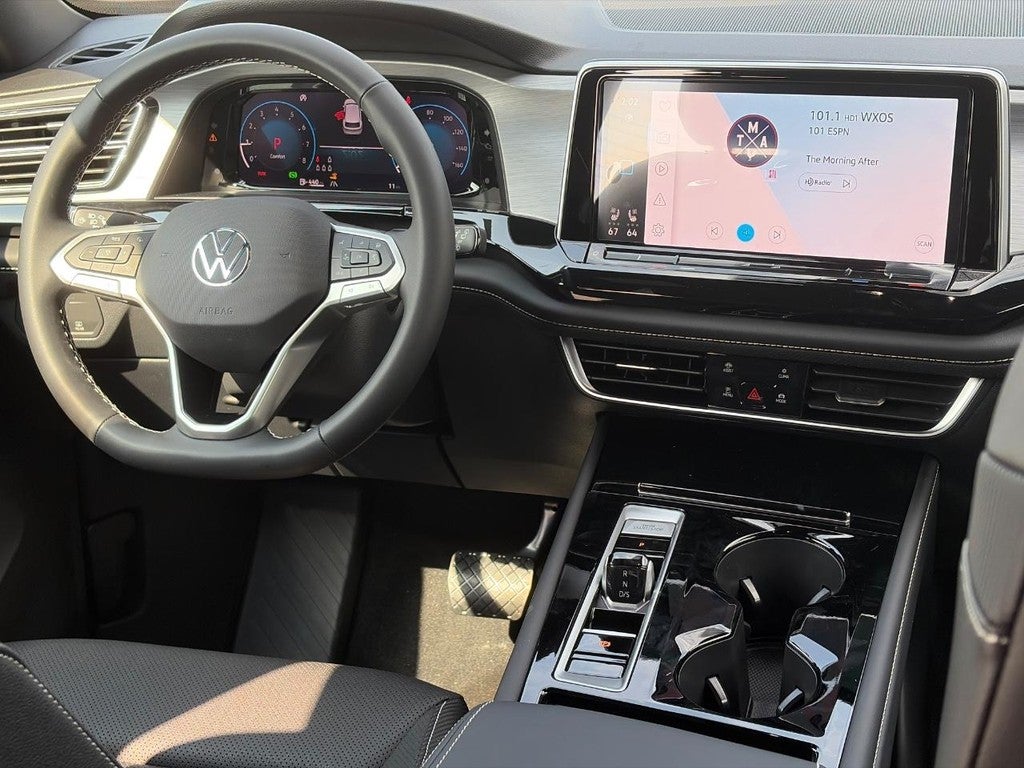 2026 Volkswagen Atlas Cross Sport 2.0T SE w/Technology FWD