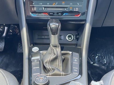 2026 Volkswagen Taos SE Black 4MOTION