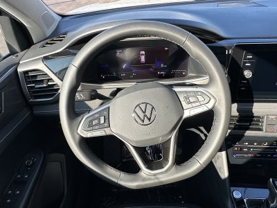 2026 Volkswagen Taos SE Black 4MOTION