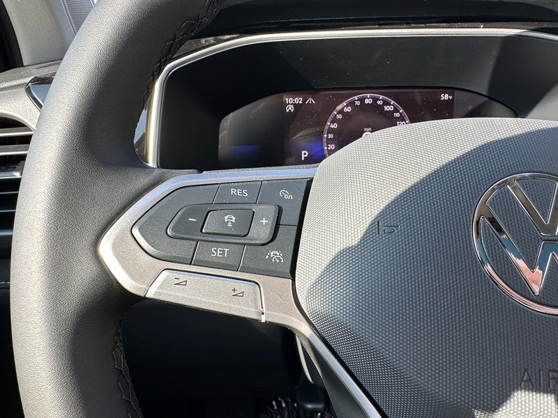 2026 Volkswagen Taos SE Black 4MOTION