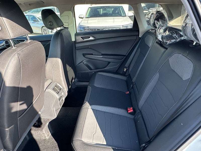 2026 Volkswagen Taos SE Black 4MOTION