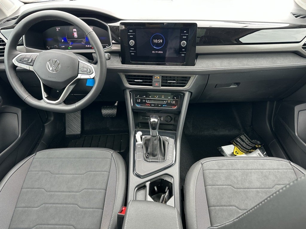 2026 Volkswagen Taos SE Black FWD
