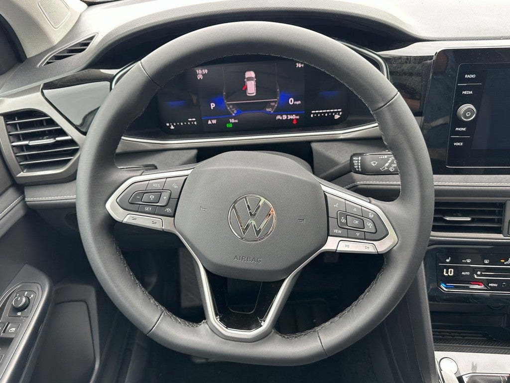 2026 Volkswagen Taos SE Black FWD