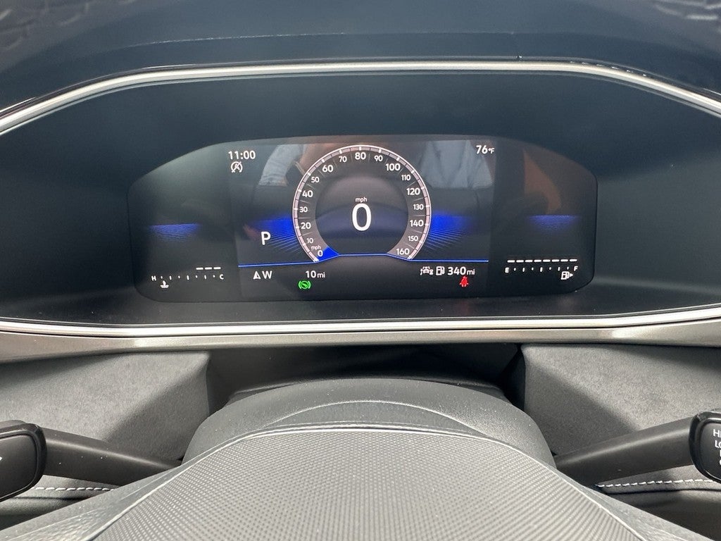 2026 Volkswagen Taos SE Black FWD