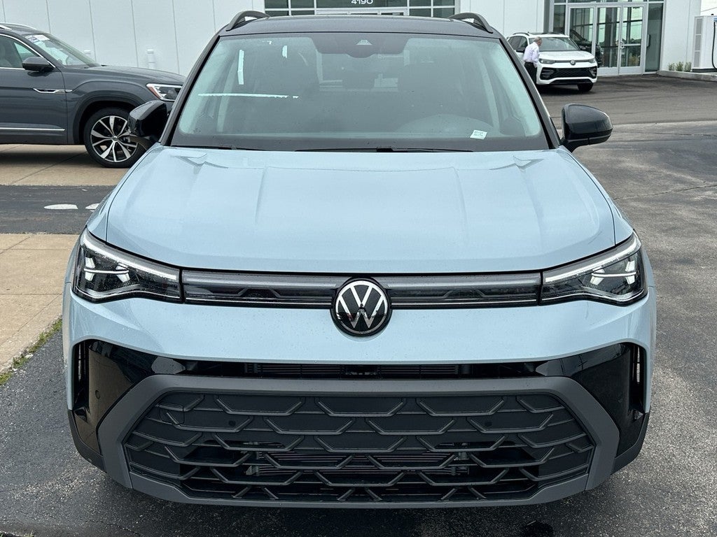 2026 Volkswagen Taos SE Black FWD