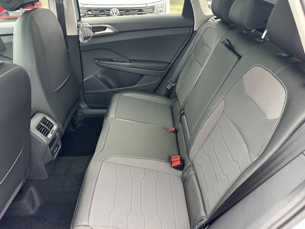 2026 Volkswagen Taos SE Black FWD