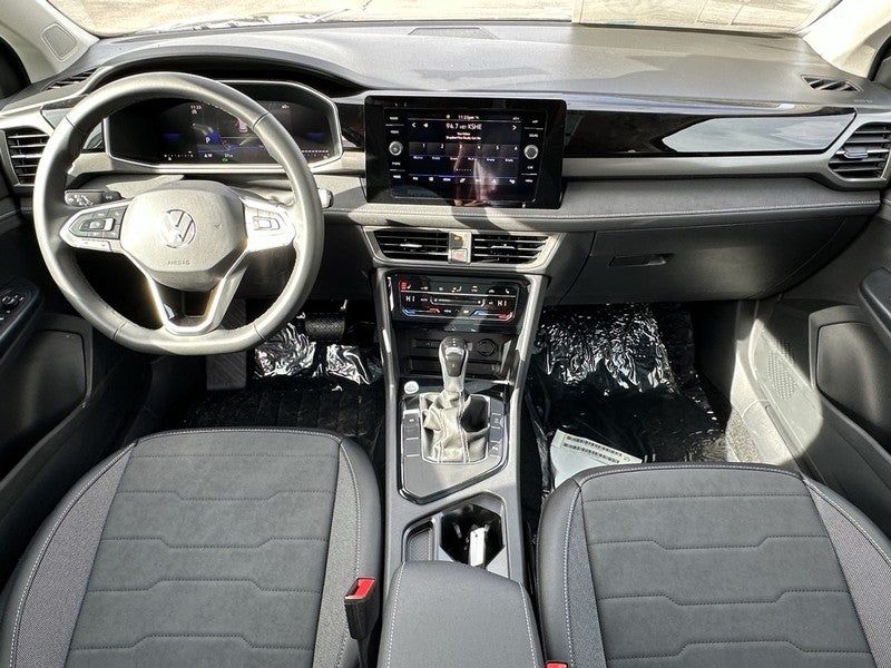 2025 Volkswagen Taos SE Black FWD