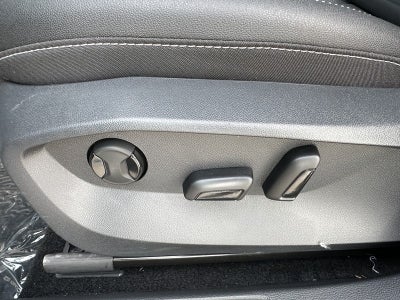 2025 Volkswagen Taos SE Black FWD