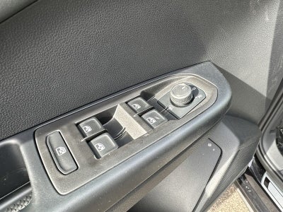 2025 Volkswagen Taos SE Black FWD