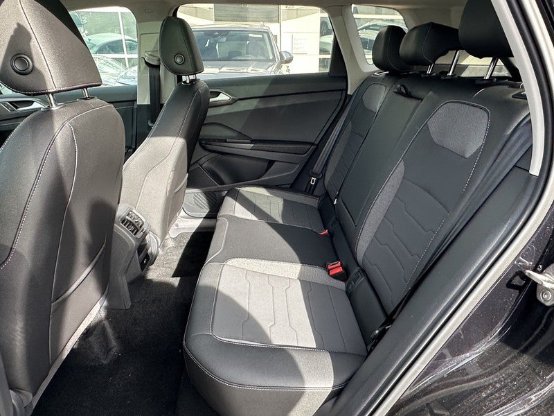 2025 Volkswagen Taos SE Black FWD