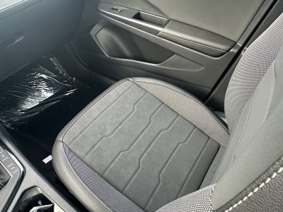 2026 Volkswagen Taos SE Black FWD