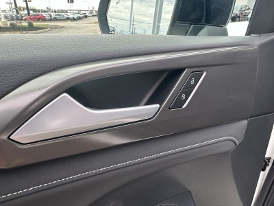 2026 Volkswagen Taos SE Black FWD