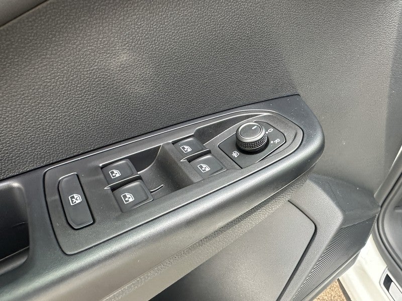 2026 Volkswagen Taos SE Black FWD