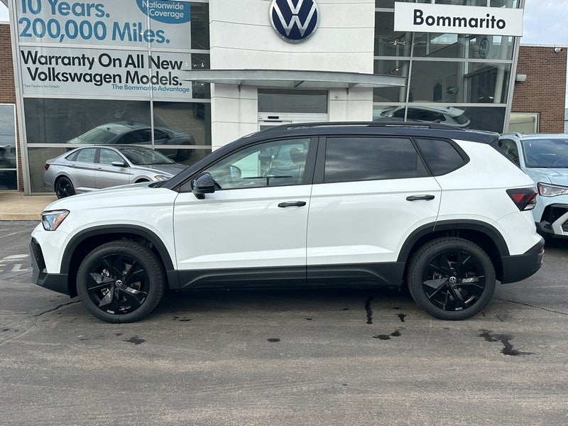 2026 Volkswagen Taos SE Black FWD