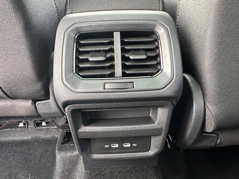 2026 Volkswagen Taos SE Black FWD