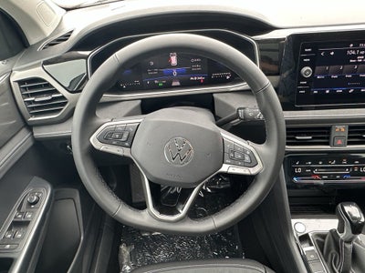 2026 Volkswagen Taos SE Black FWD