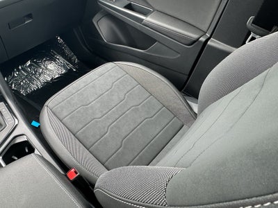 2026 Volkswagen Taos SE Black FWD