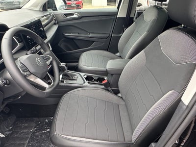 2026 Volkswagen Taos SE Black FWD
