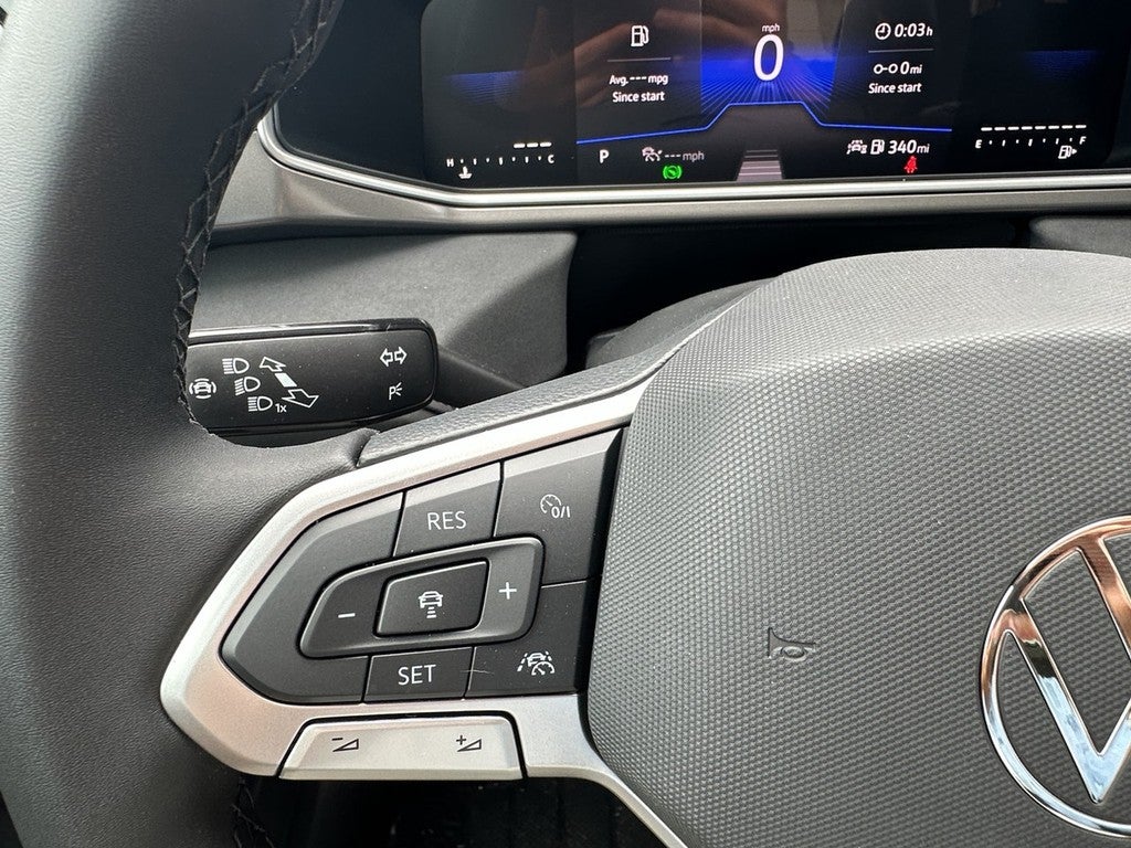 2026 Volkswagen Taos SE Black FWD