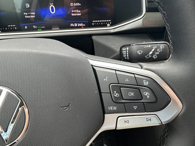 2026 Volkswagen Taos SE Black FWD