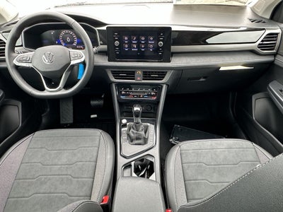 2026 Volkswagen Taos SE Black FWD