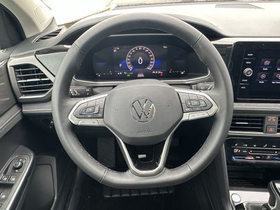 2026 Volkswagen Taos SE Black FWD