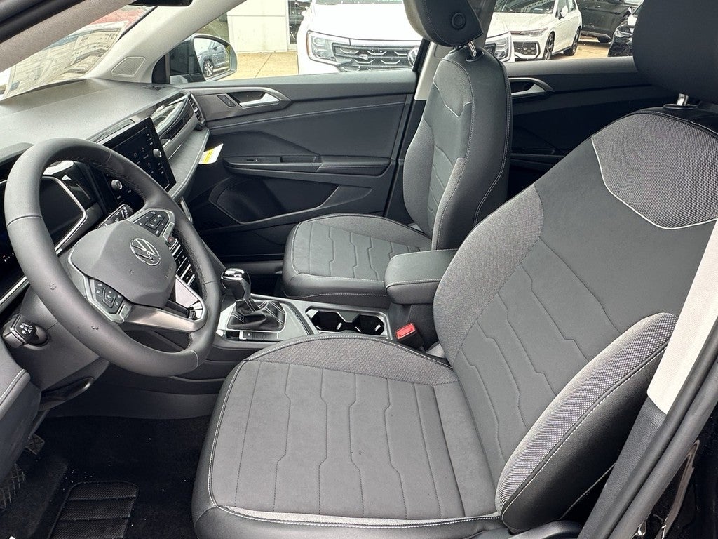 2026 Volkswagen Taos SE Black FWD