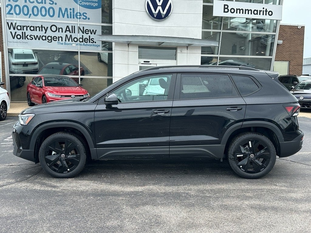 2026 Volkswagen Taos SE Black FWD