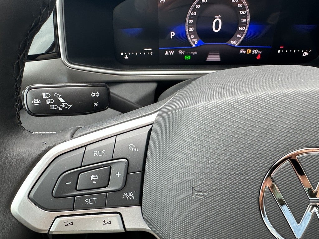 2026 Volkswagen Taos SE Black FWD
