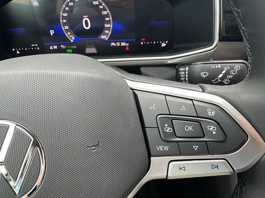 2026 Volkswagen Taos SE Black FWD