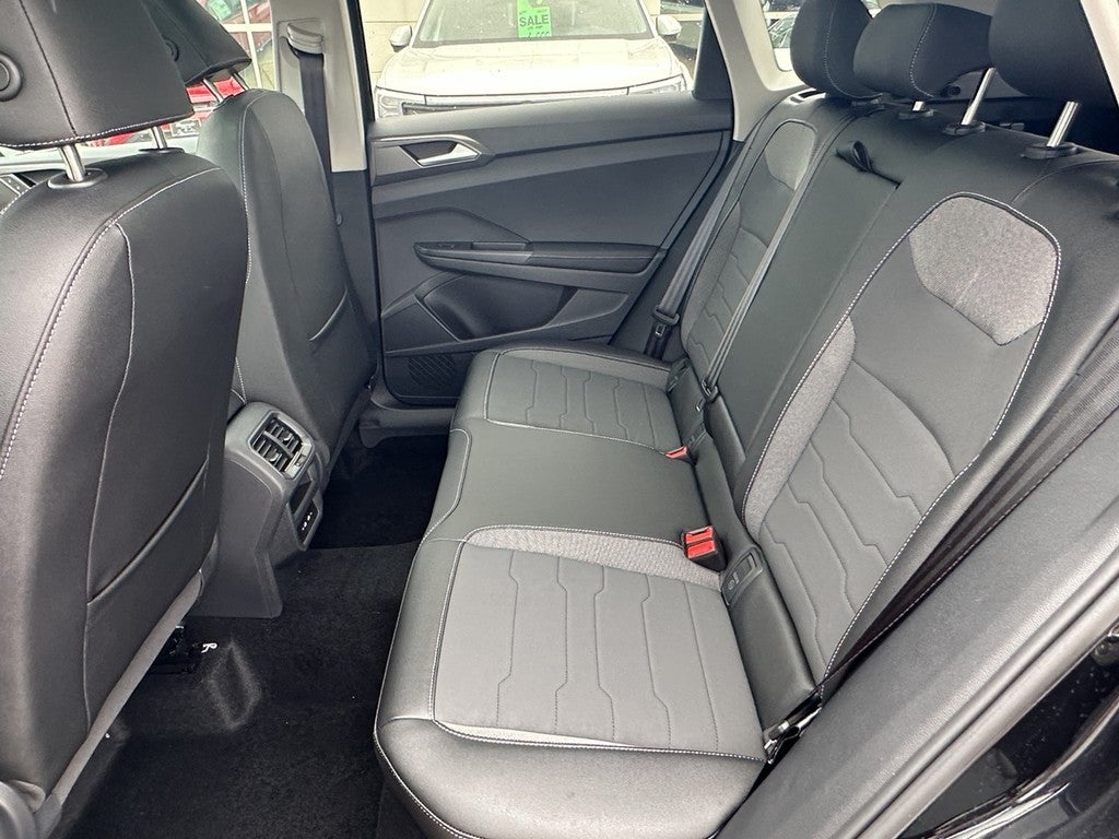 2026 Volkswagen Taos SE Black FWD