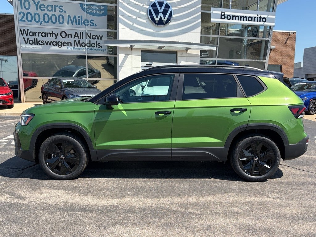 2026 Volkswagen Taos SE Black FWD