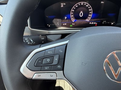 2026 Volkswagen Taos SE Black FWD