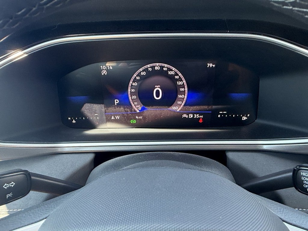2026 Volkswagen Taos SE Black FWD