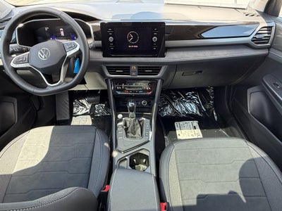 2026 Volkswagen Taos SE Black FWD