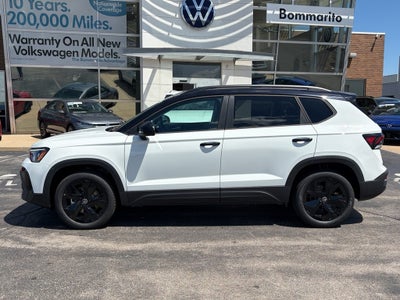 2026 Volkswagen Taos SE Black FWD
