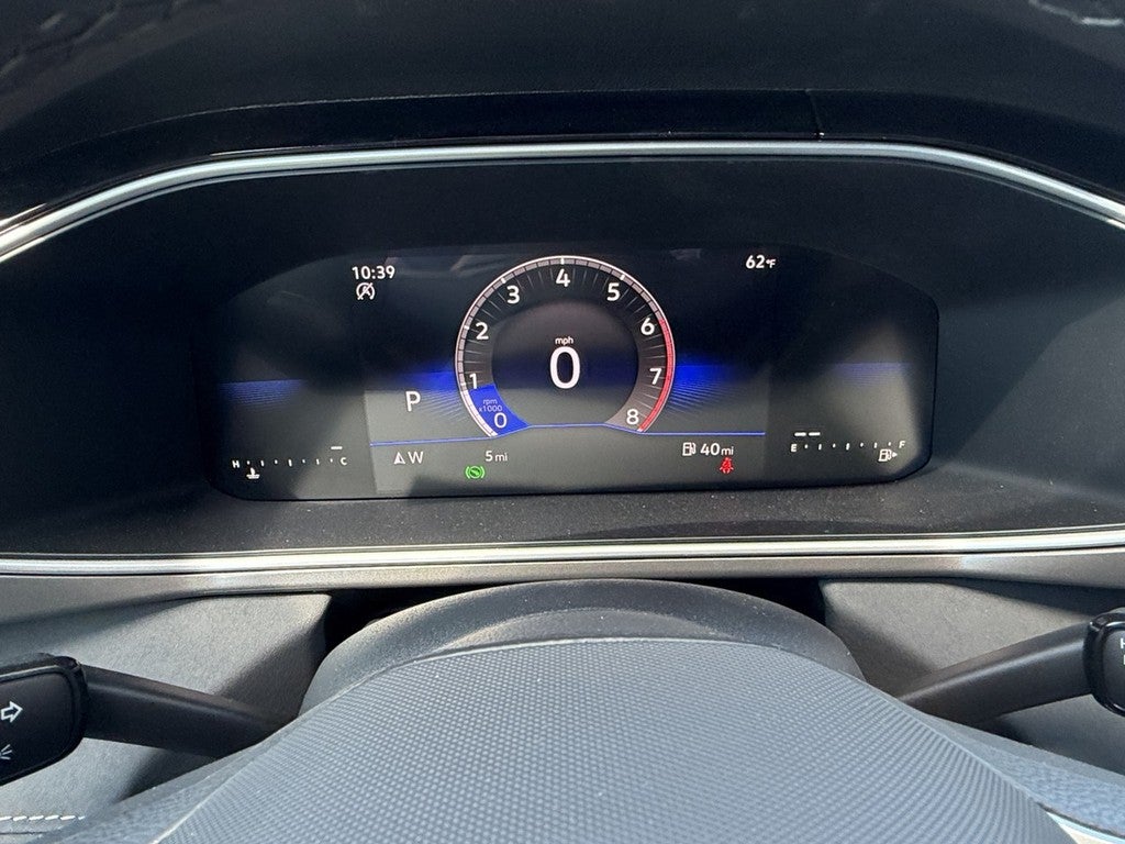 2026 Volkswagen Taos SE Black FWD