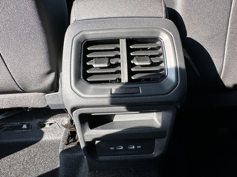 2026 Volkswagen Taos SEL 4MOTION