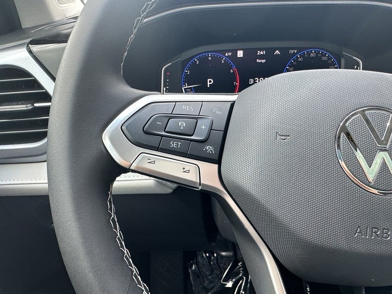 2025 Volkswagen Taos SEL 4MOTION