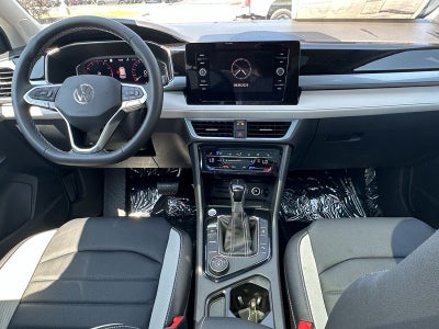 2025 Volkswagen Taos SEL 4MOTION