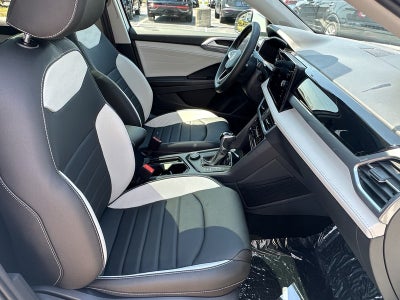 2025 Volkswagen Taos SEL 4MOTION