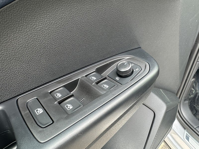 2025 Volkswagen Taos SEL 4MOTION