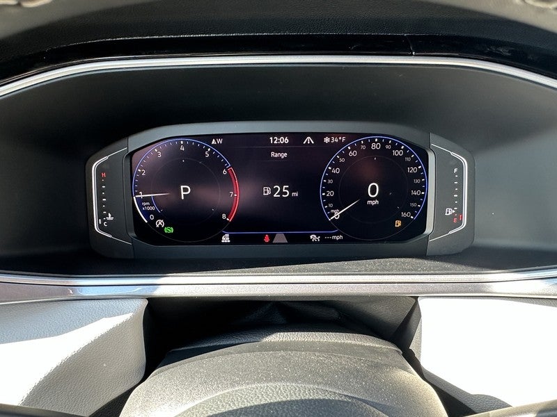 2025 Volkswagen Taos SEL 4MOTION