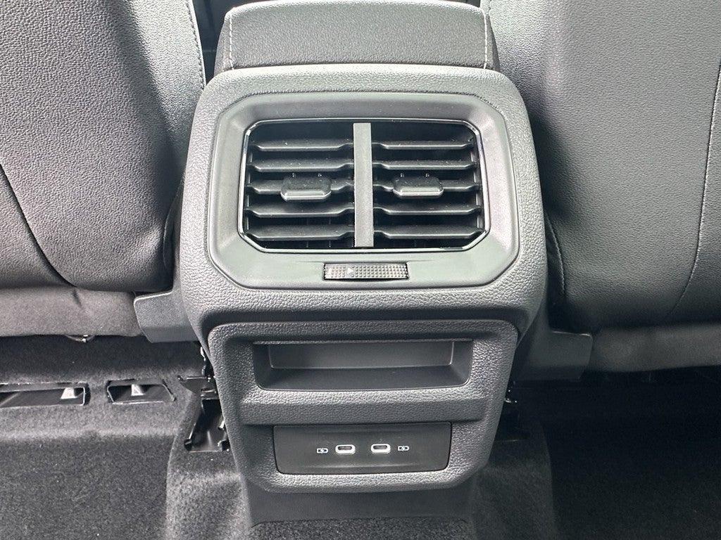 2026 Volkswagen Taos SEL 4MOTION