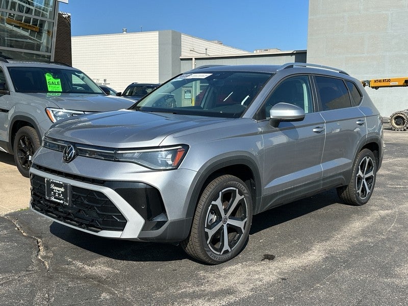 2025 Volkswagen Taos SEL 4MOTION