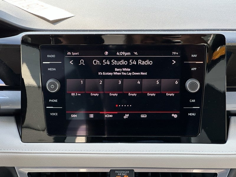 2025 Volkswagen Taos SEL 4MOTION