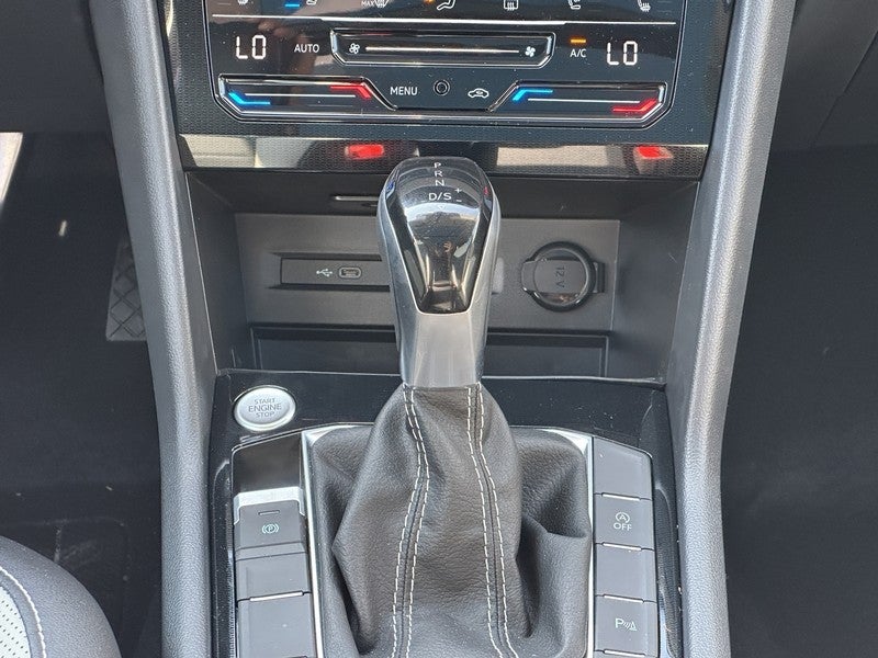 2025 Volkswagen Taos SEL 4MOTION