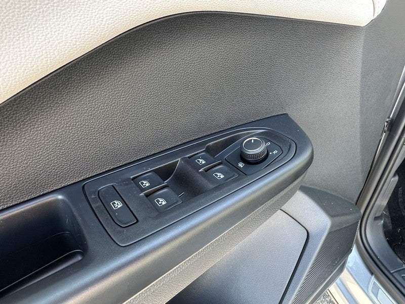 2025 Volkswagen Taos SEL 4MOTION